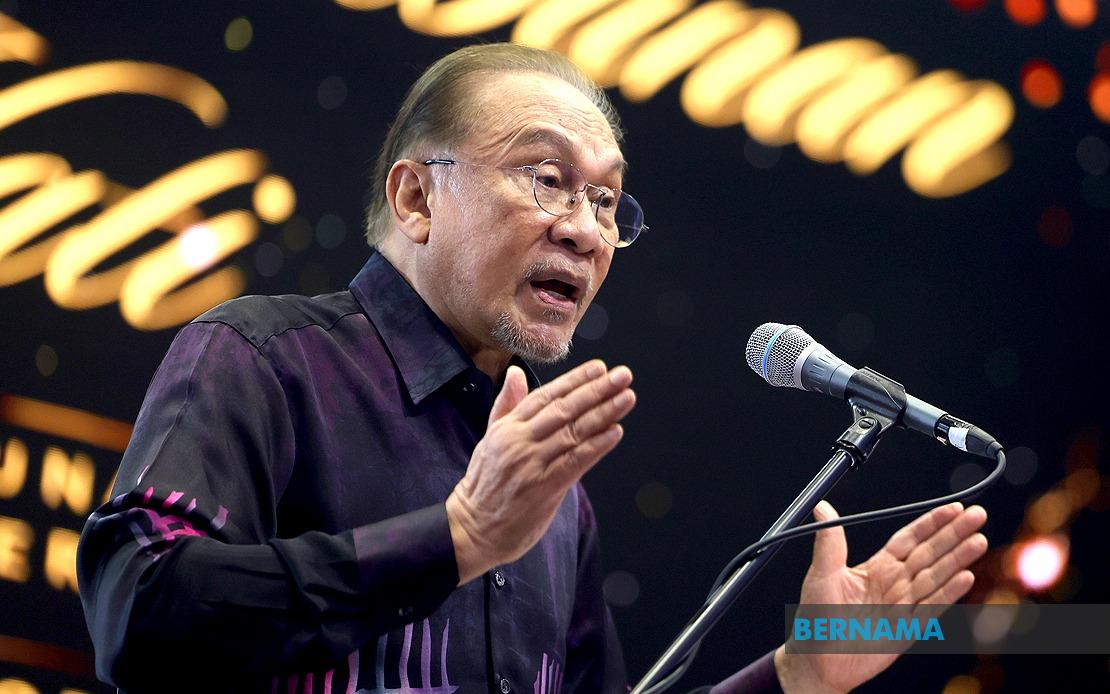Anwar Urges Malaysians to Embrace Unity and Reject Divisive Racial Rhetoric