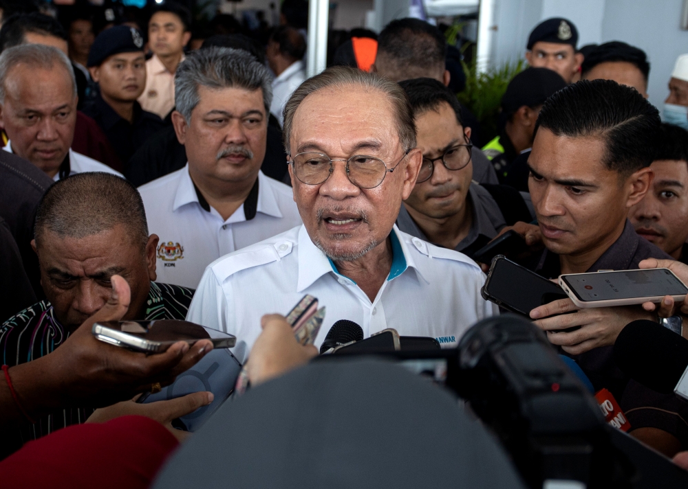 Anwar Defends KWAP Over eFishery Setback, Points to Broader Profit Gains