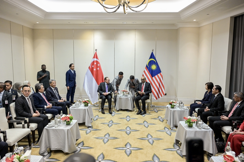 Singapore President Halimah Yacob meets PM Anwar in substantive bilateral talks during Kuala Lumpur state visit