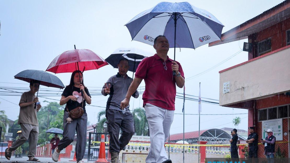 Johor State Election Proceeds Despite Monsoon Conditions in Muar