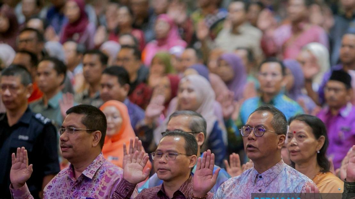Civil Service Foundation Essential to Malaysia's Policy Continuity and Development, Says PM Anwar