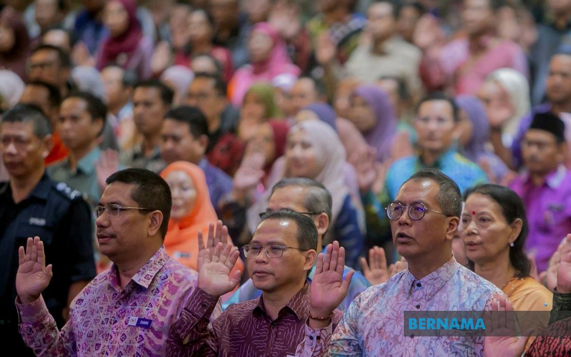 Civil Service Foundation Essential to Malaysia's Policy Continuity and Development, Says PM Anwar