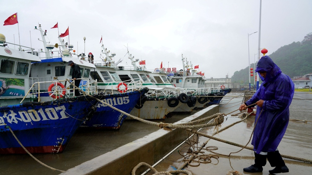 Zhejiang Escalates Typhoon Dolphin Response as 2026's 13th Storm Nears Landfall