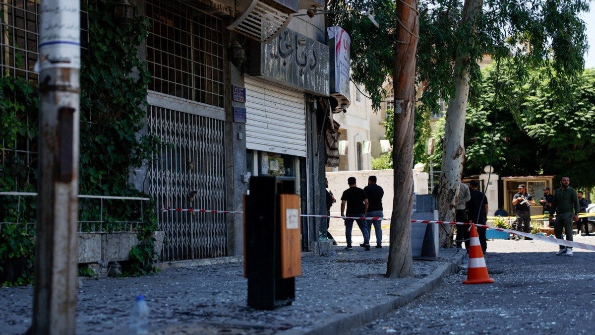 Damascus Bombings Injure 18 Near Macron's Hotel During Historic Syria Visit