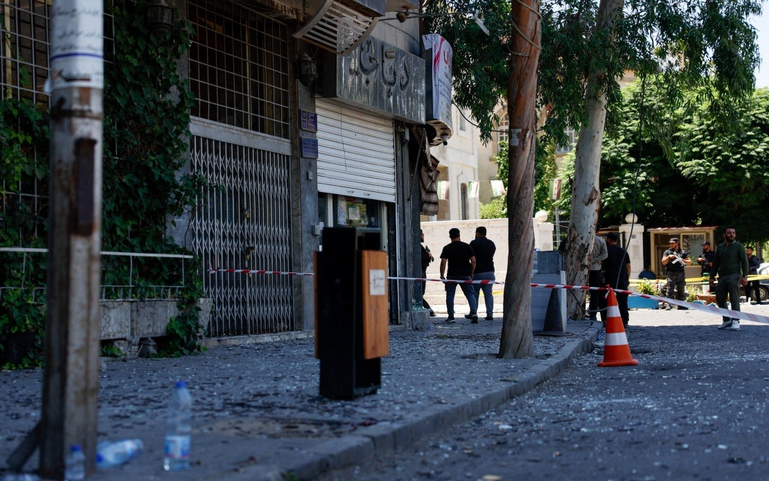 Damascus Bombings Injure 18 Near Macron's Hotel During Historic Syria Visit