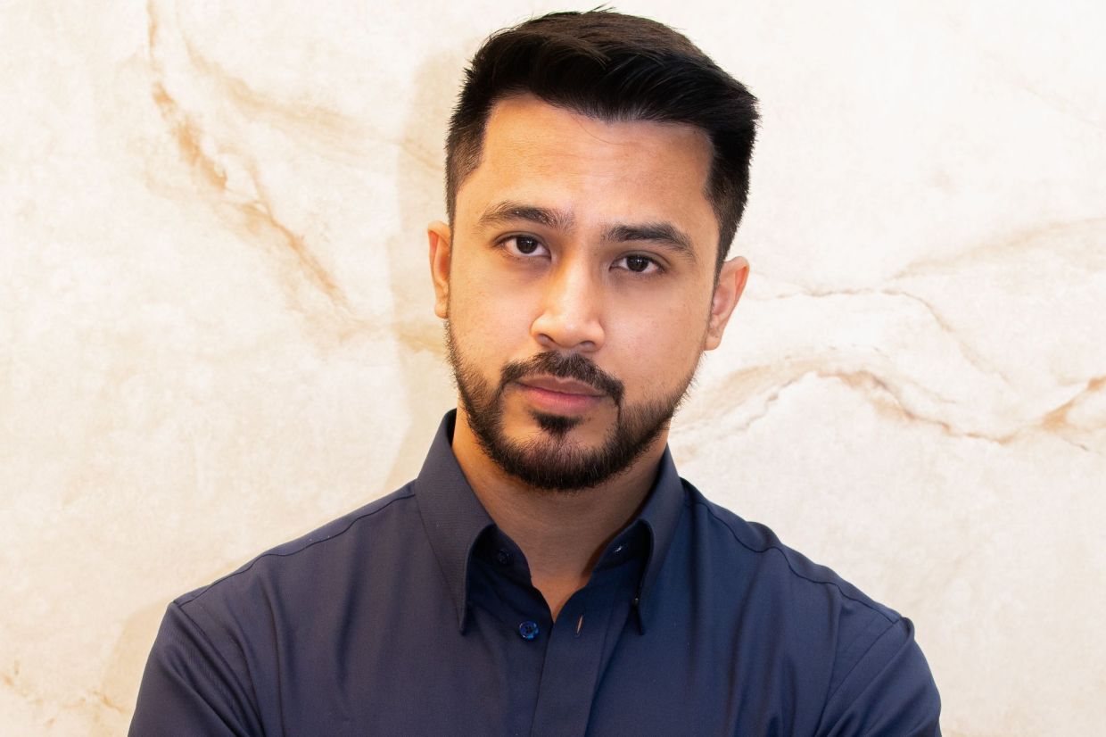 Aliff Aziz Returns to Acting with Complex Role as Unfaithful Husband in iQiyi Series