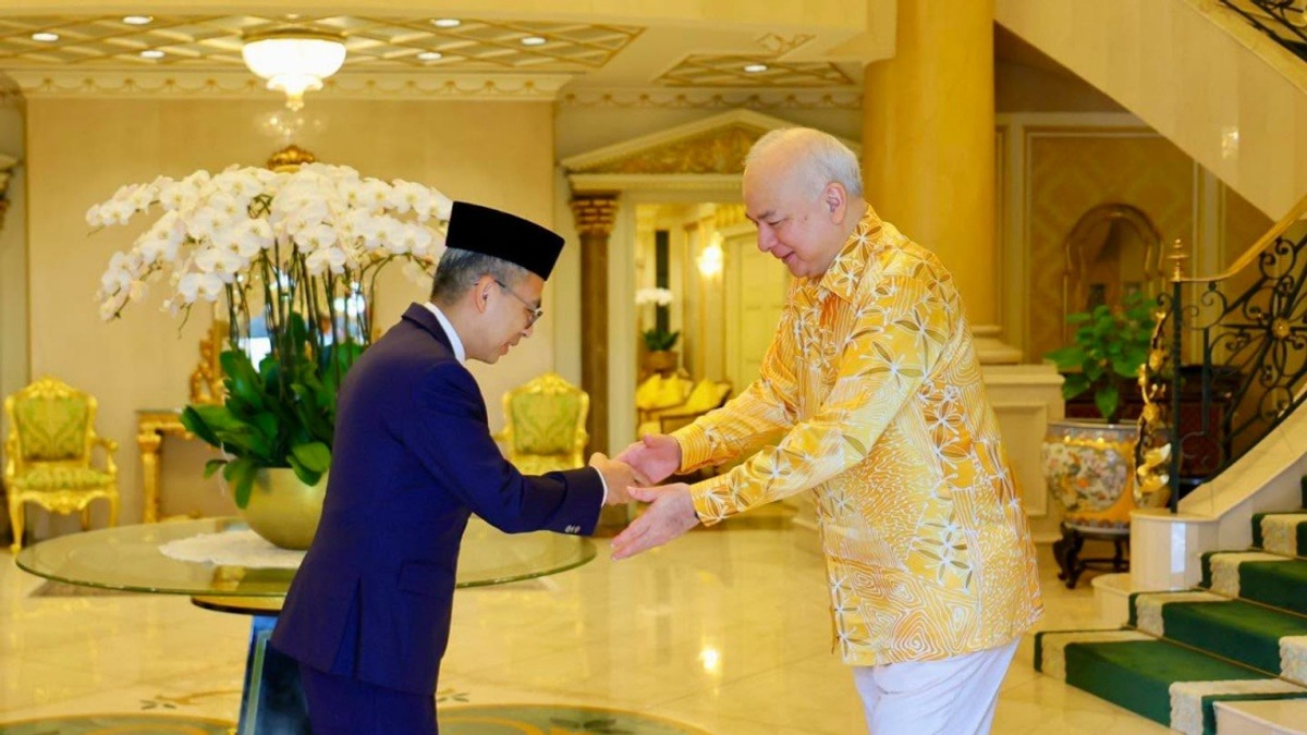 Perak Ruler Receives Briefing on State's Communication Infrastructure Plans