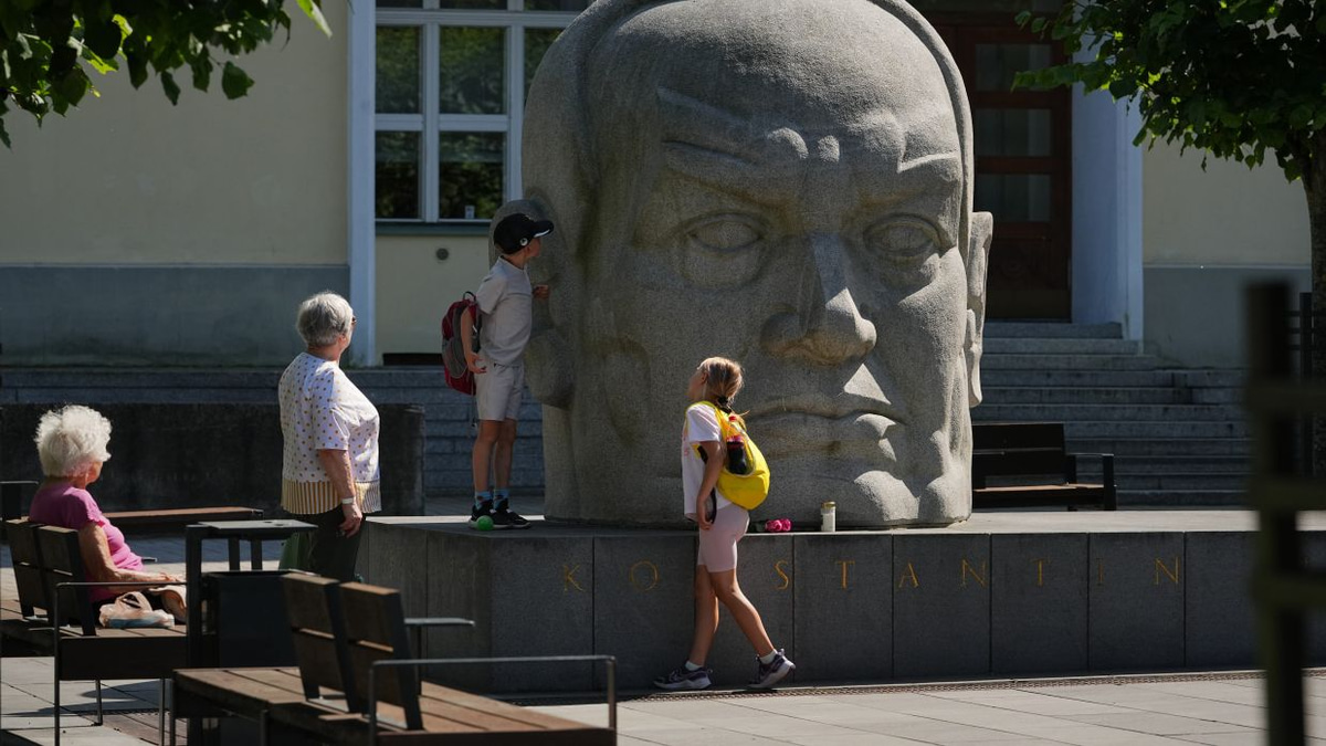 Estonia Maps Soviet Art Legacy, Seeking to Reclaim Cultural Narrative