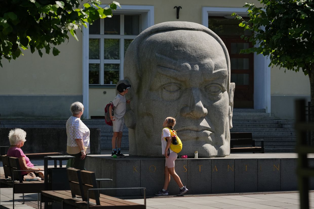 Estonia Maps Soviet Art Legacy, Seeking to Reclaim Cultural Narrative