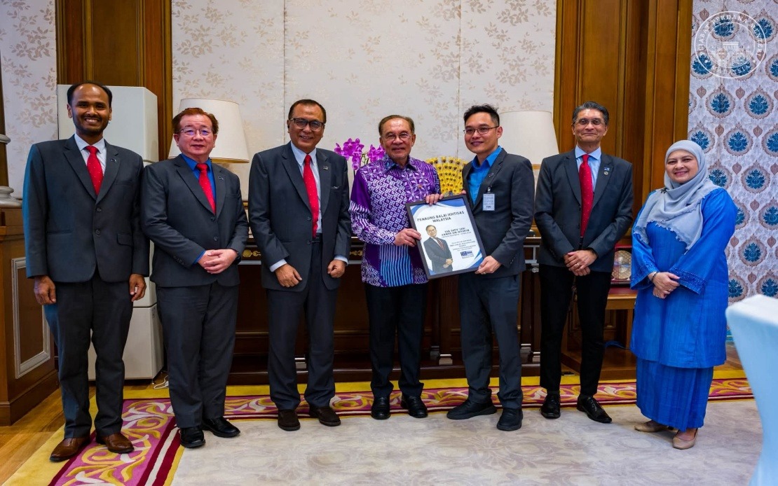 PM Anwar Prioritises AI and Professional Development in Meeting with BIM