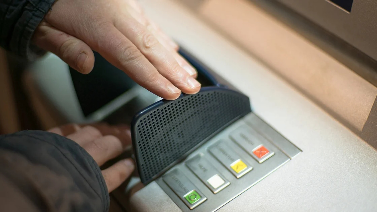 Three Malaysians Held in Singapore Within Hours of Arrival Over Suspected Scam Operation