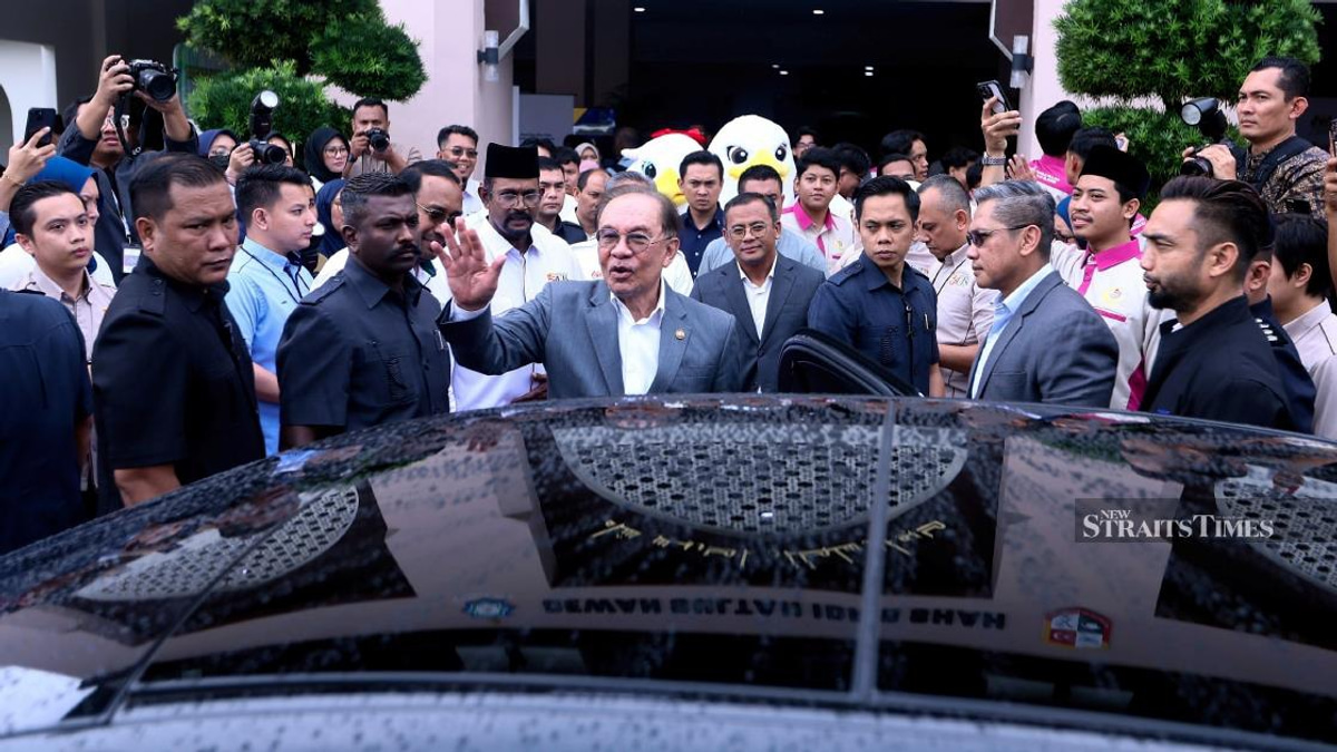 Malaysia Cannot Afford Deeper Fuel Cuts, Anwar Warns on RM40bn Subsidy Burden