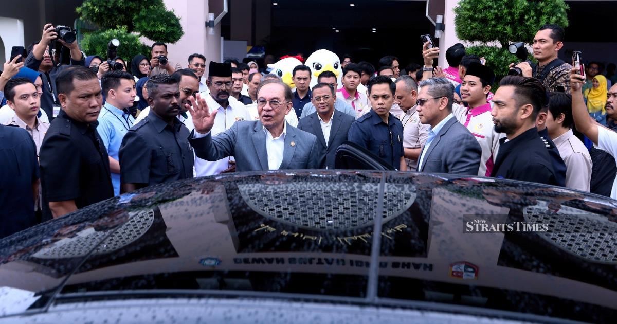 Malaysia Cannot Afford Deeper Fuel Cuts, Anwar Warns on RM40bn Subsidy Burden