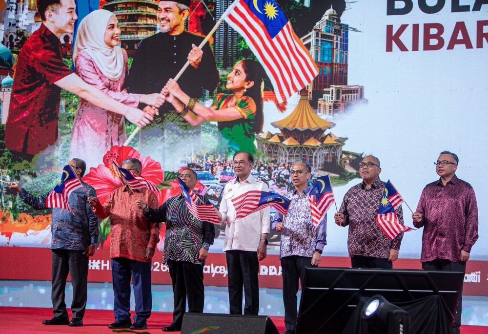 Anwar Ibrahim calls on Malaysian youth to remember the sacrifices of independence struggle