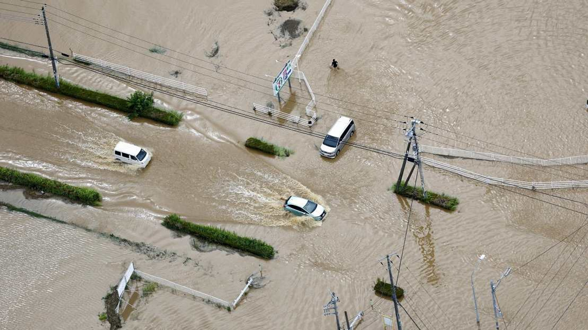 Eight Dead as Record Rainfall Batters Japan's Chiba Prefecture