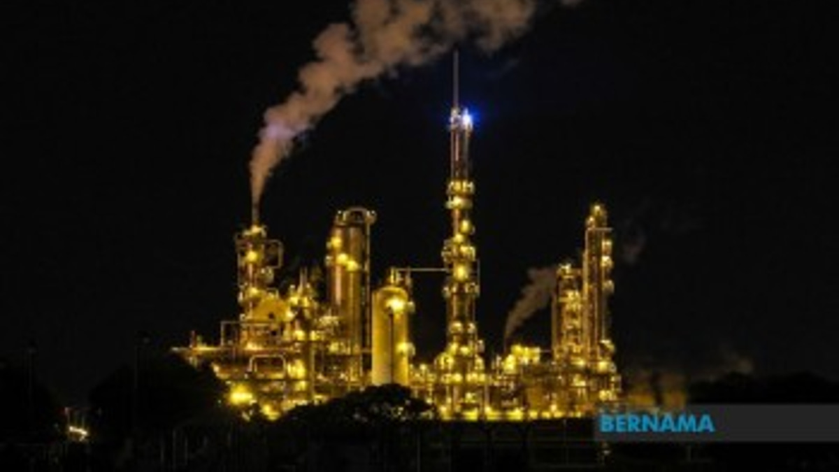 Malaysia Should Pursue Measured Approach to Building National Petroleum Reserves, Says Economist