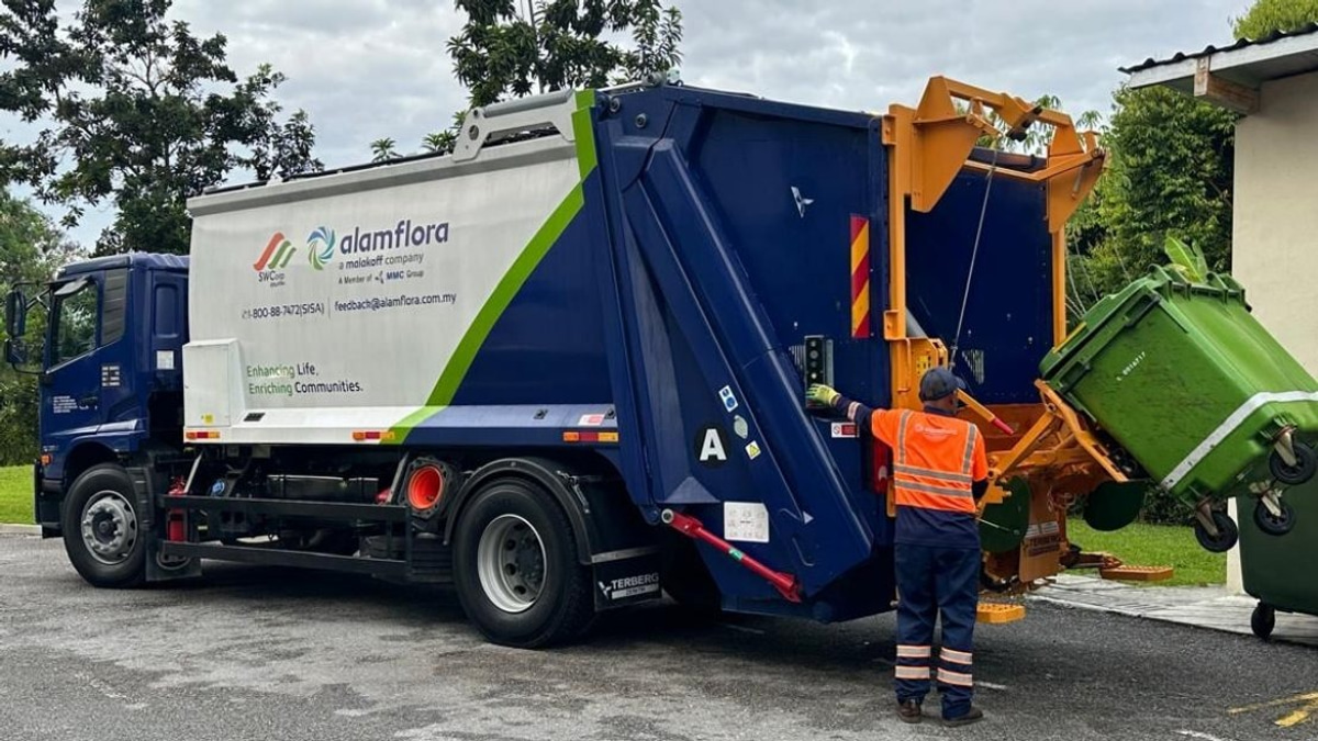 Alam Flora Vows Full Cooperation in Garbage Lorry Crash Investigation