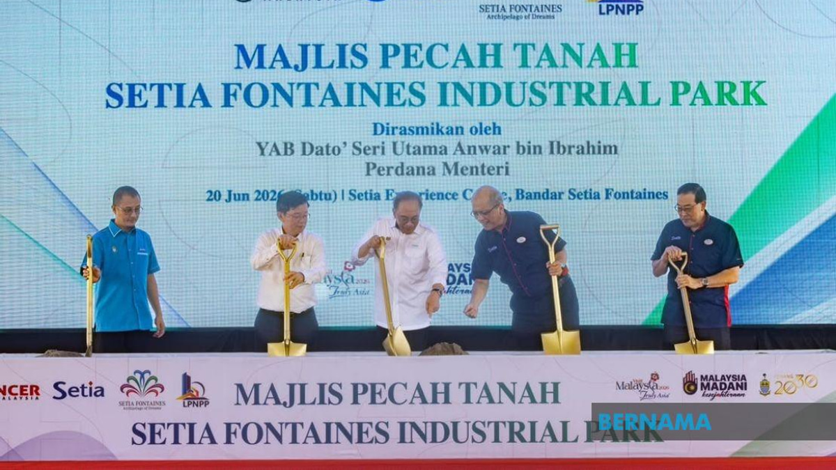 Development Projects Must Create Opportunities for Middle- and Lower-Income Groups, Says Anwar