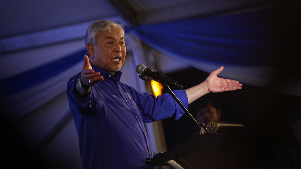 PM Has Final Say on Minister Departures, Zahid Asserts
