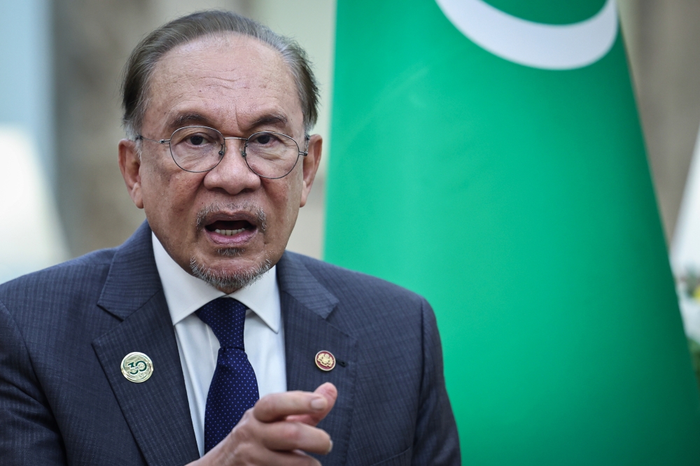 Anwar Pays Tribute to Renowned Islamic Scholar John L. Esposito