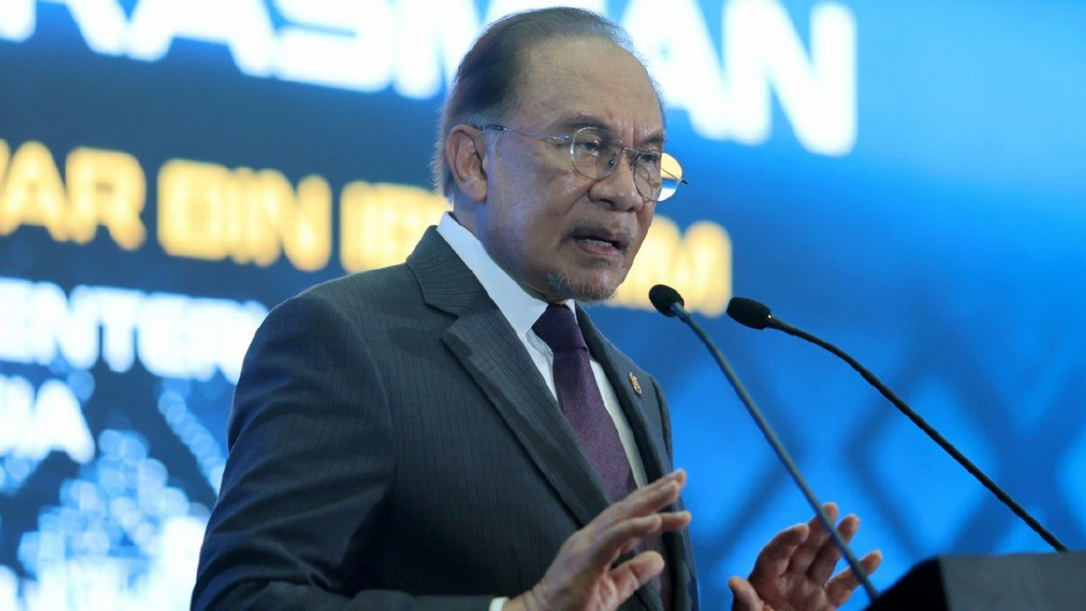 Anwar calls on schools to stop hushing up bullying cases for image's sake