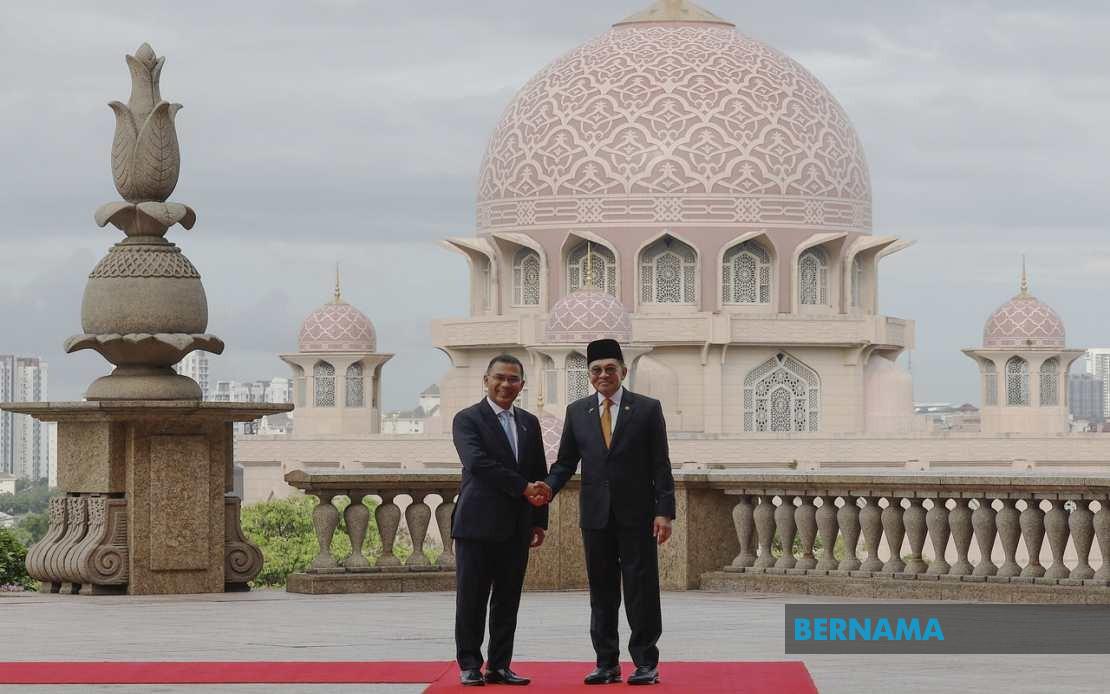 Bangladesh PM Tarique Rahman Extends Wishes for Anwar Ibrahim's Full Recovery